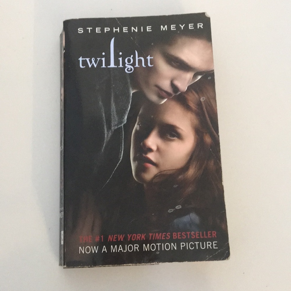 LOT of Stephanie Meyer Twilight Saga Books - Picture 2 of 7